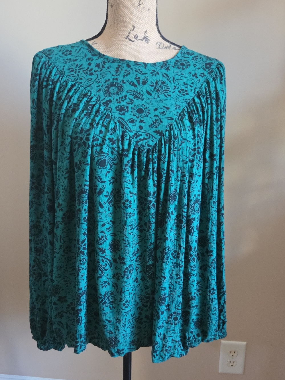 Knox Rose Emerald Green w/ Black Floral Print Boho Top
